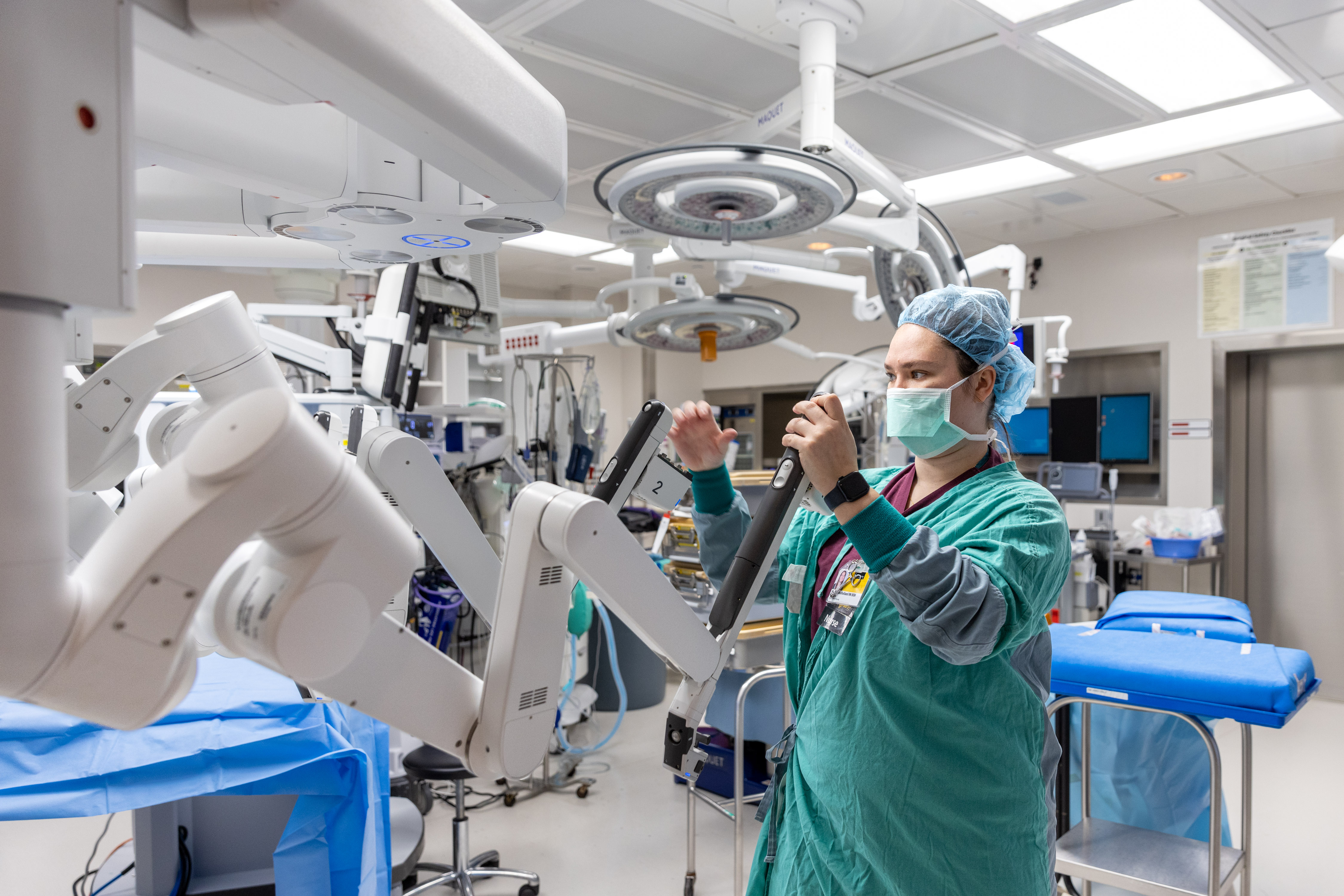 Robotic surgery program hits 10,000th procedure milestone | University of  Iowa Health Care