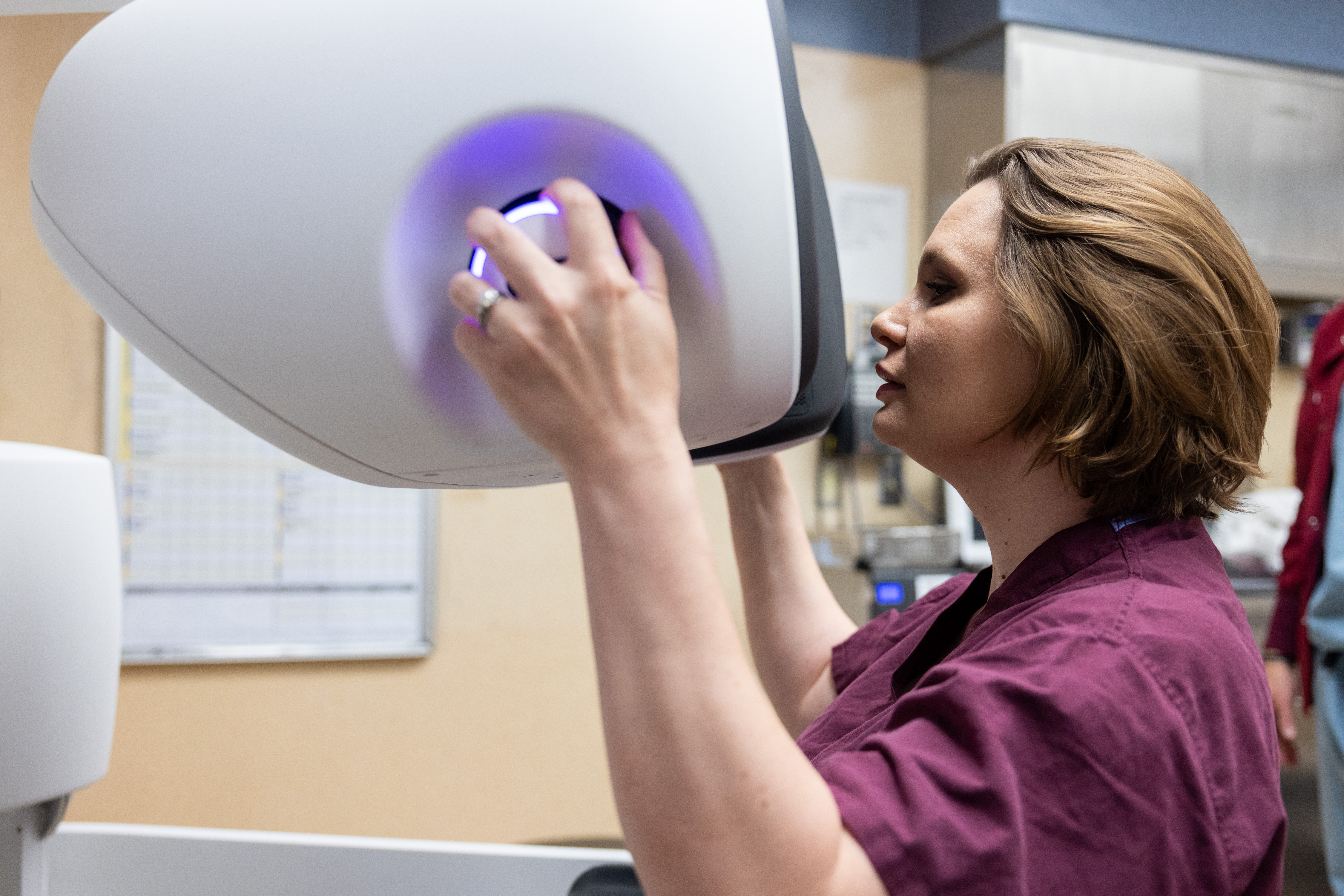 UI Health Care adds three new robotic-assisted surgical systems ...