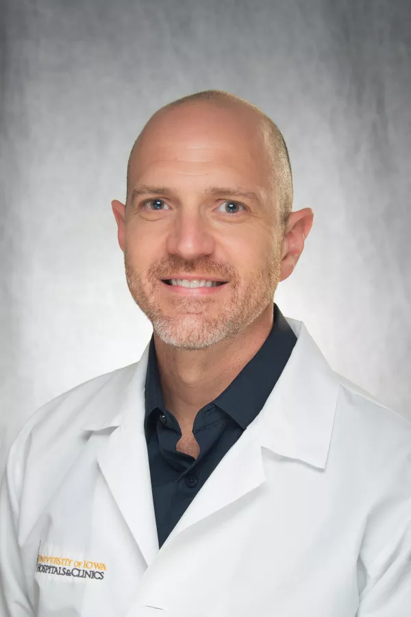 Bruce Headings, portrait