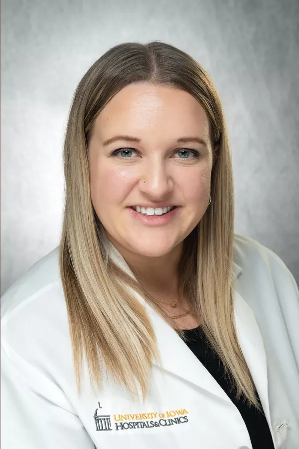 Courtney Shaw, portrait