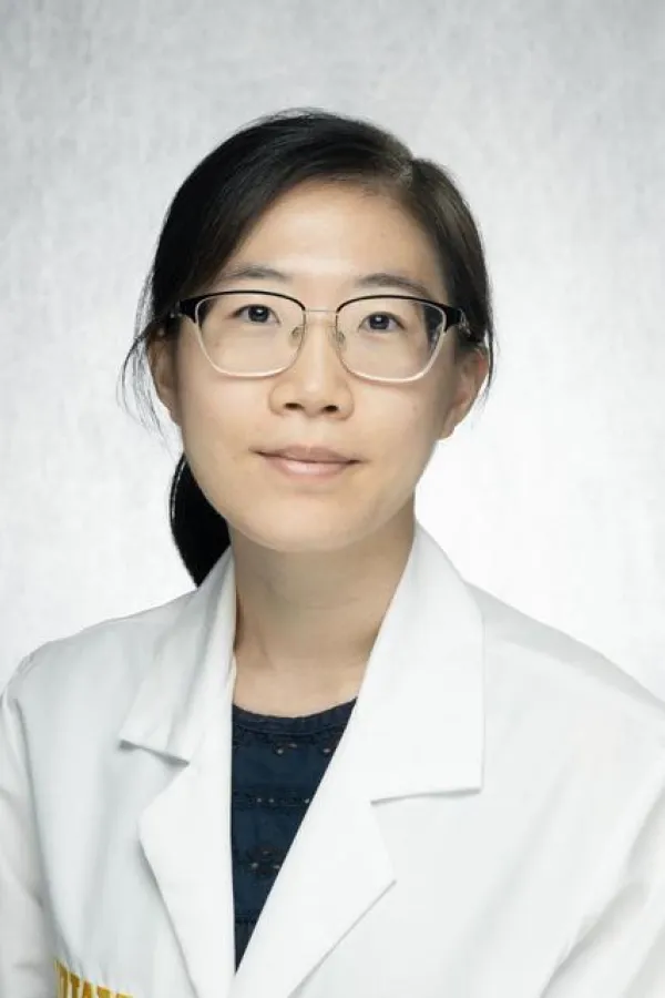 Tong Yu portrait