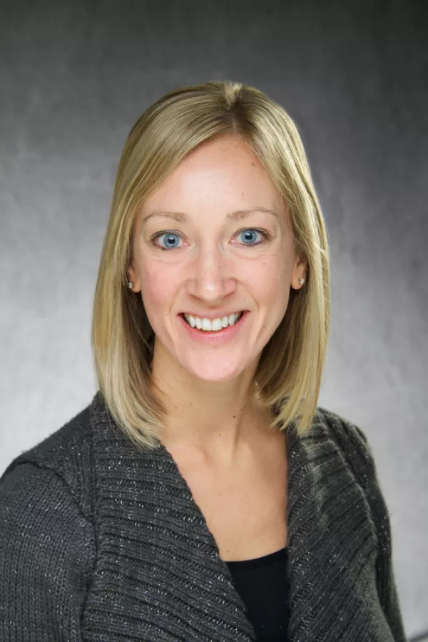 Elizabeth Miller, portrait