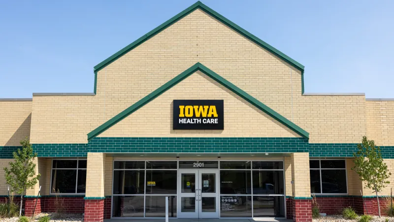 Urbandale 86th Street location exterior, UI Health Care