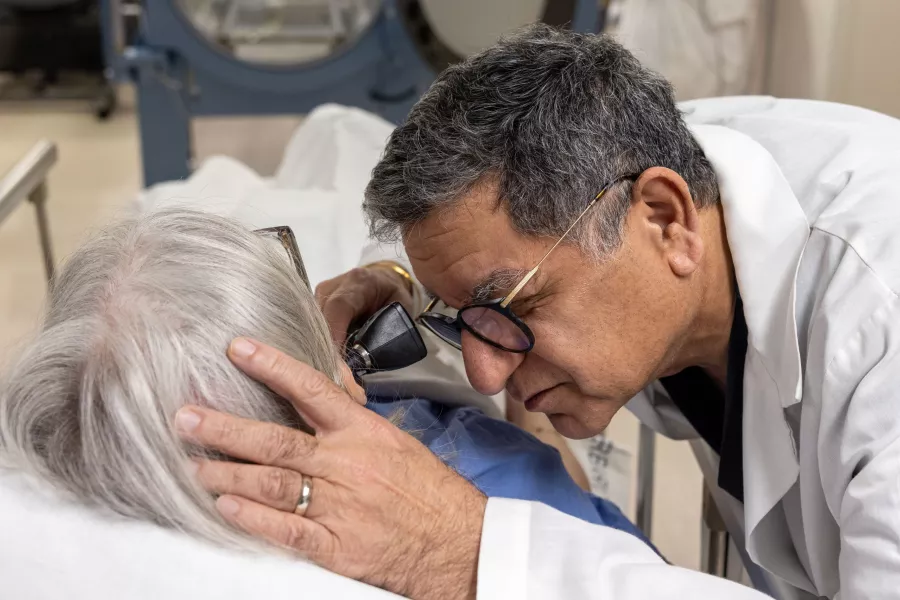 Dr. Gagam Kamal with simulated patient in the hyperbaric oxygen therapy (HBOT) room at the Wound and Vein Center at the University of Iowa Health Care Downtown Medical Center on Tuesday, April 2, 2024. Patients are simulated patient actors.