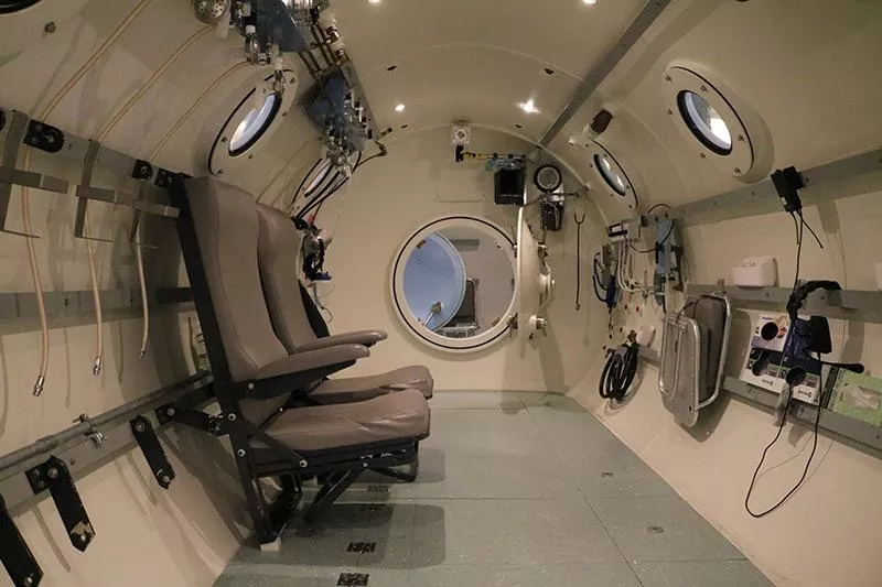 Hyperbaric chamber interior