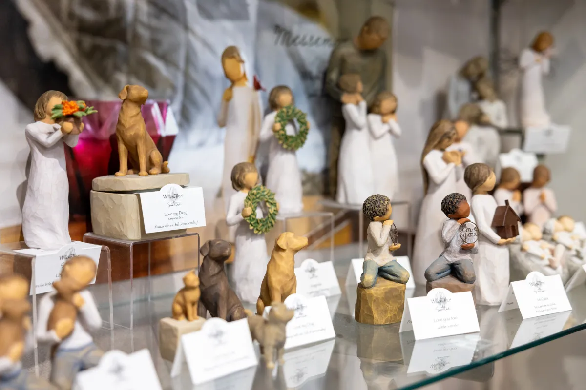 photo of Willow Tree figurines