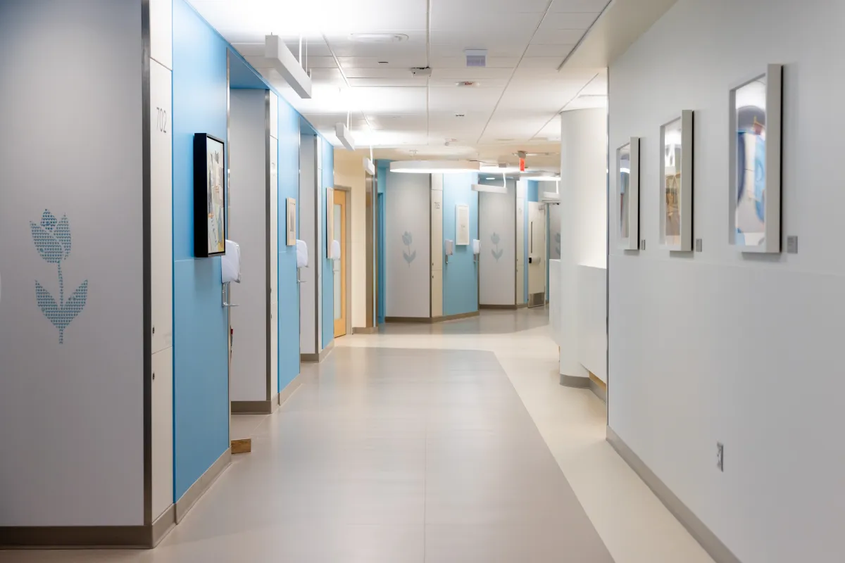 Hallway in Level 7 NICU Stead Family Children's Hospital