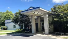 Exterior image of the Quad Cities Cancer Services clinic