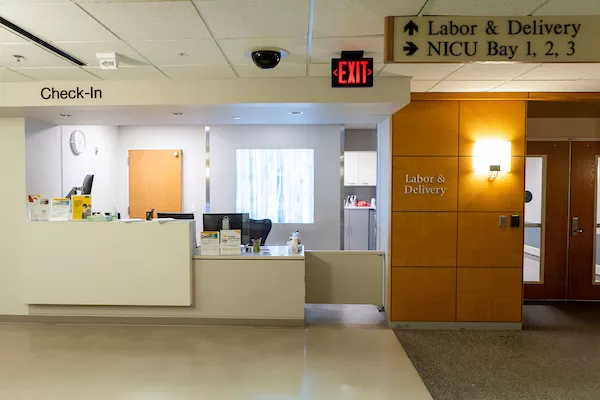 Labor and Delivery main entrance at UI Hospitals & Clinics 