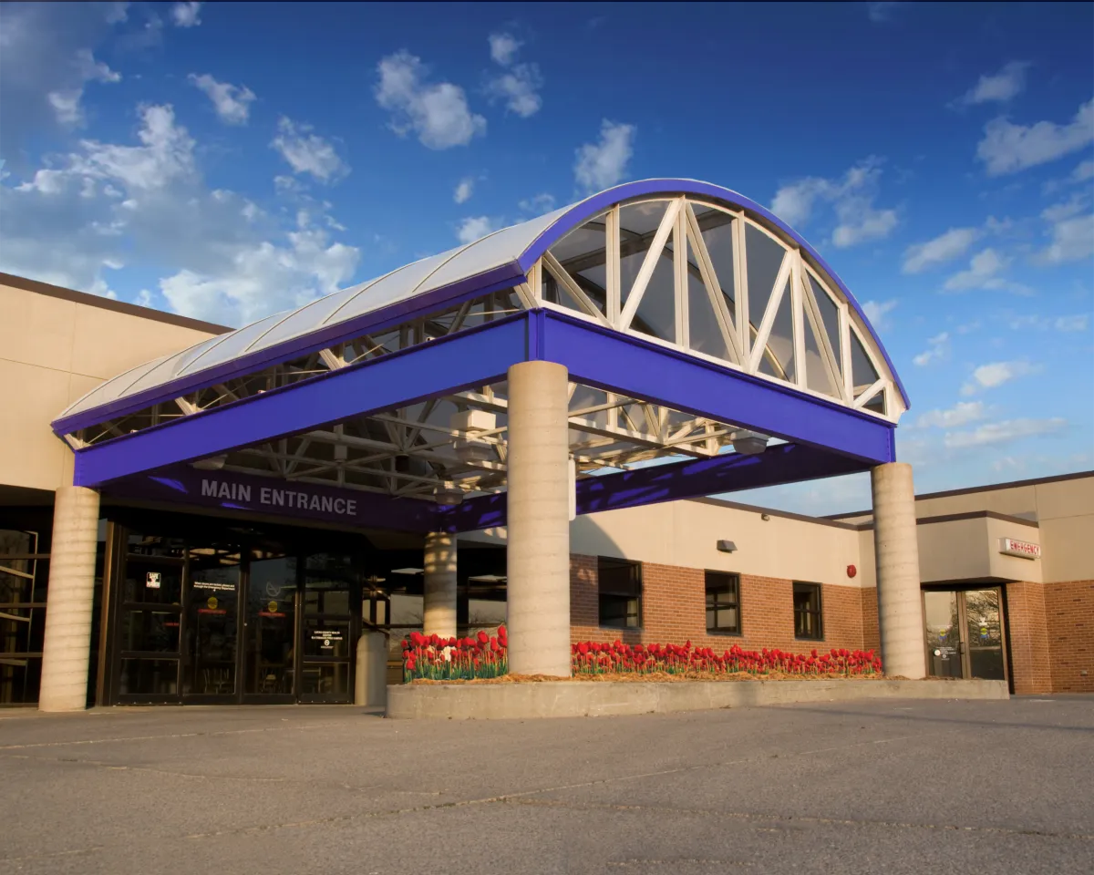 Chariton, 7th Street, exterior.