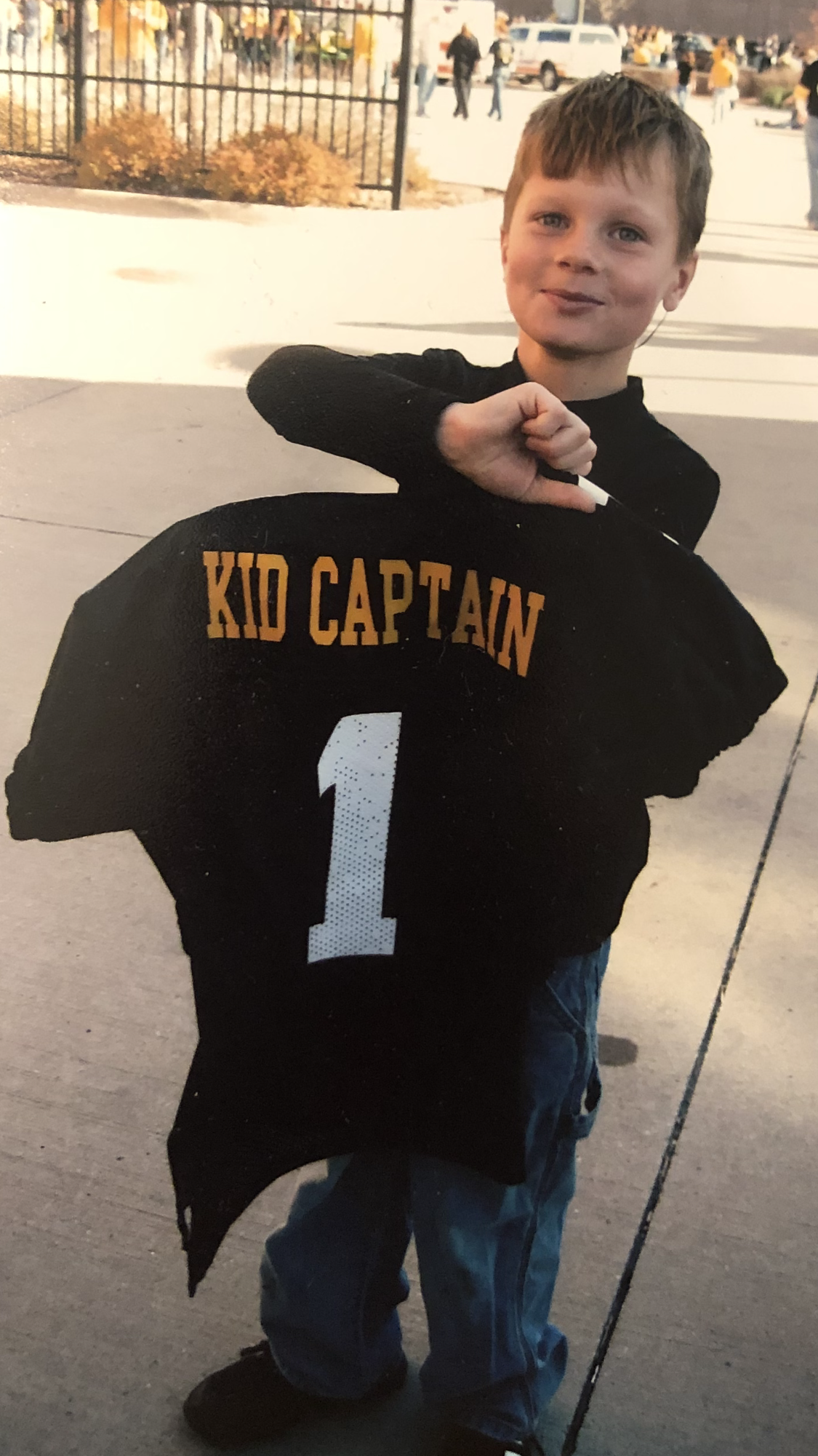 Kelby receiving his Kid Captain jersey